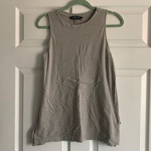 North face sleeveless top